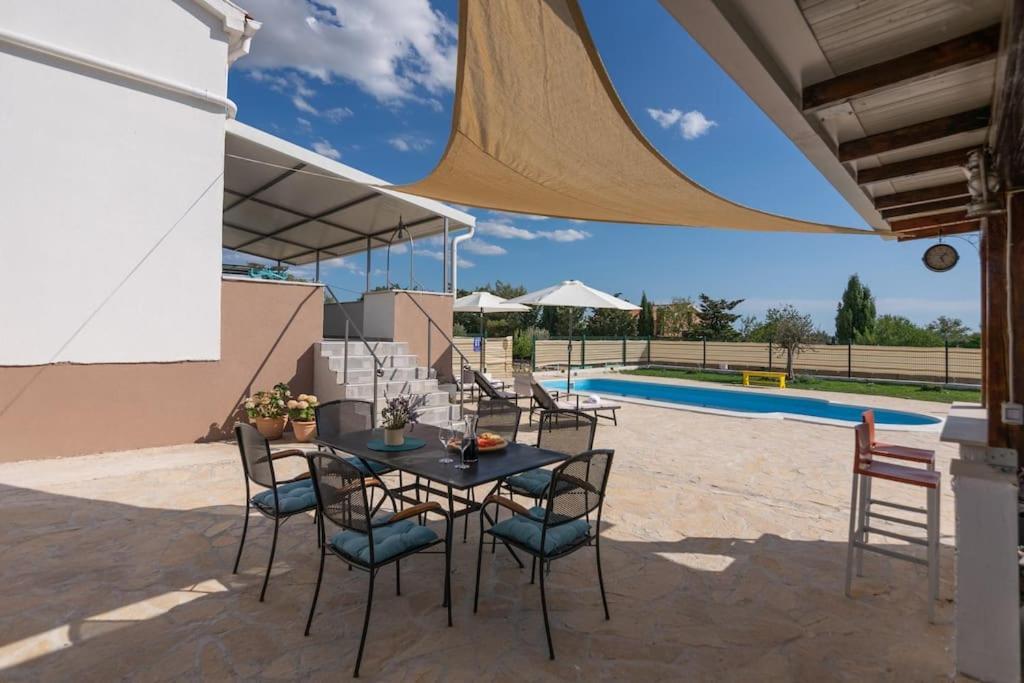 Kuca Za Odmor M&J Villa Benkovac Exteriör bild